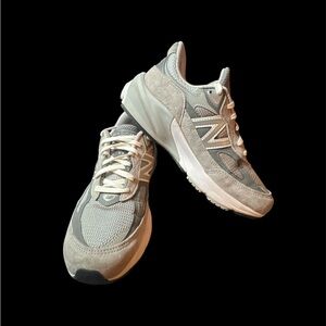 New Balance 990 Light Gray Athletic Shoes
